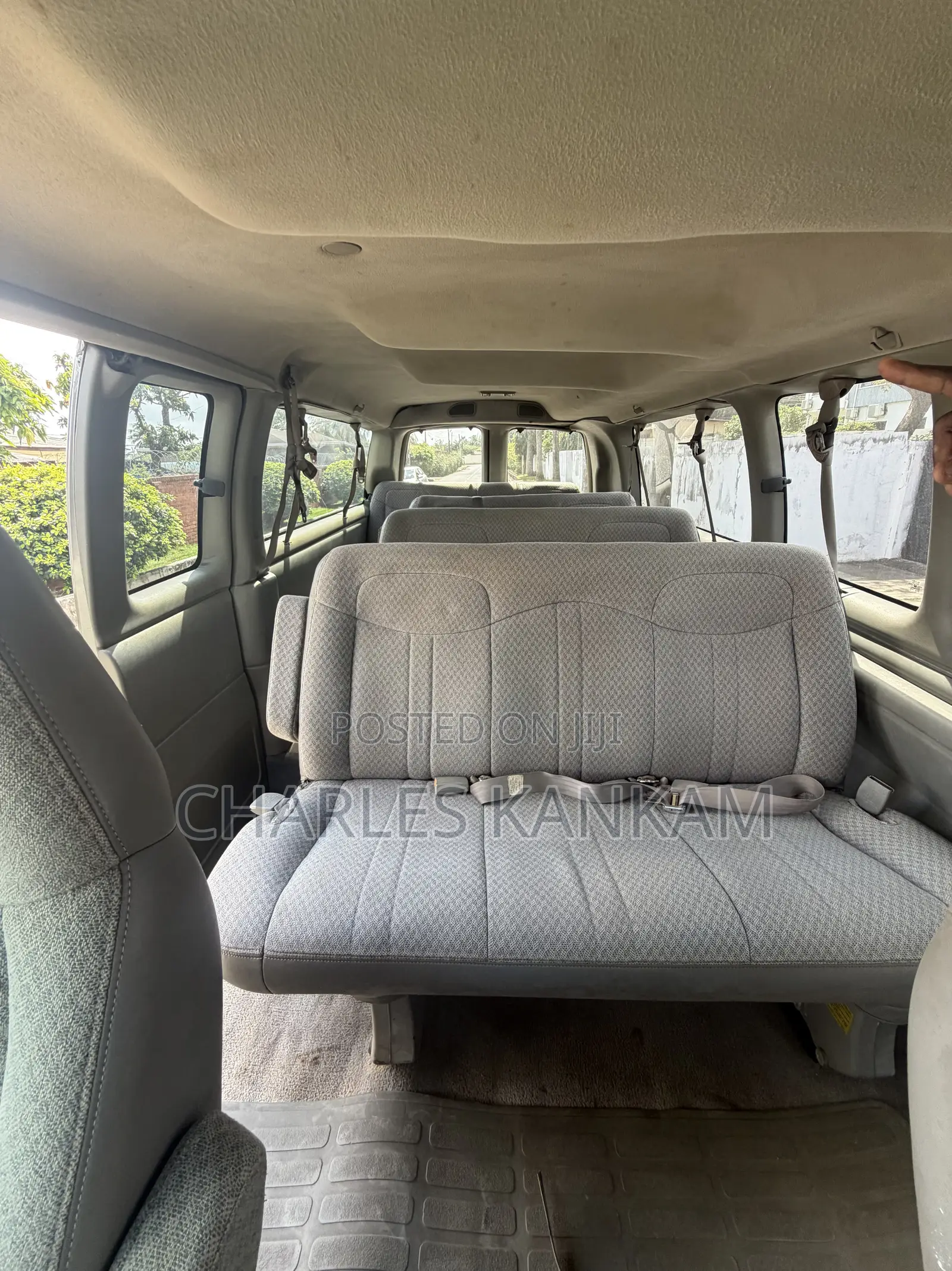 Chevrolet Express 3500 2010 Gray