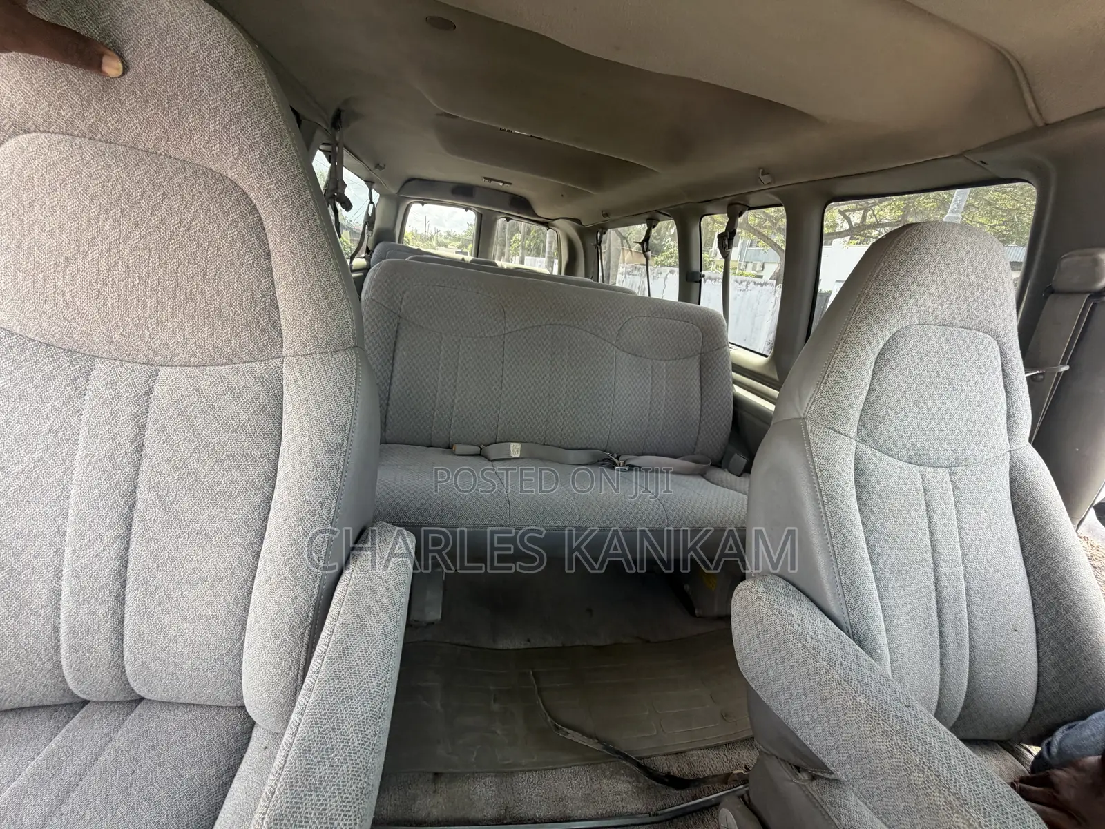 Chevrolet Express 3500 2010 Gray