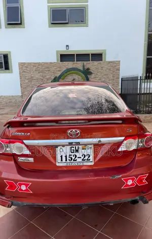 Toyota Corolla 2013 Orange