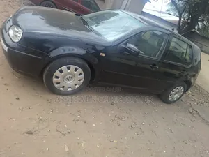 Volkswagen Golf 1.6 2000 Black