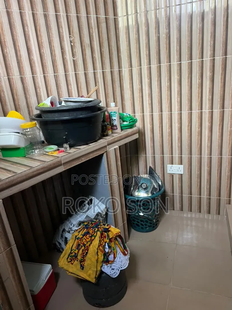 Mini Flat in Dr Roko, Fan Milk for rent