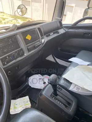 21ft Hino Box Truck for Sale – Clean Ready for Business