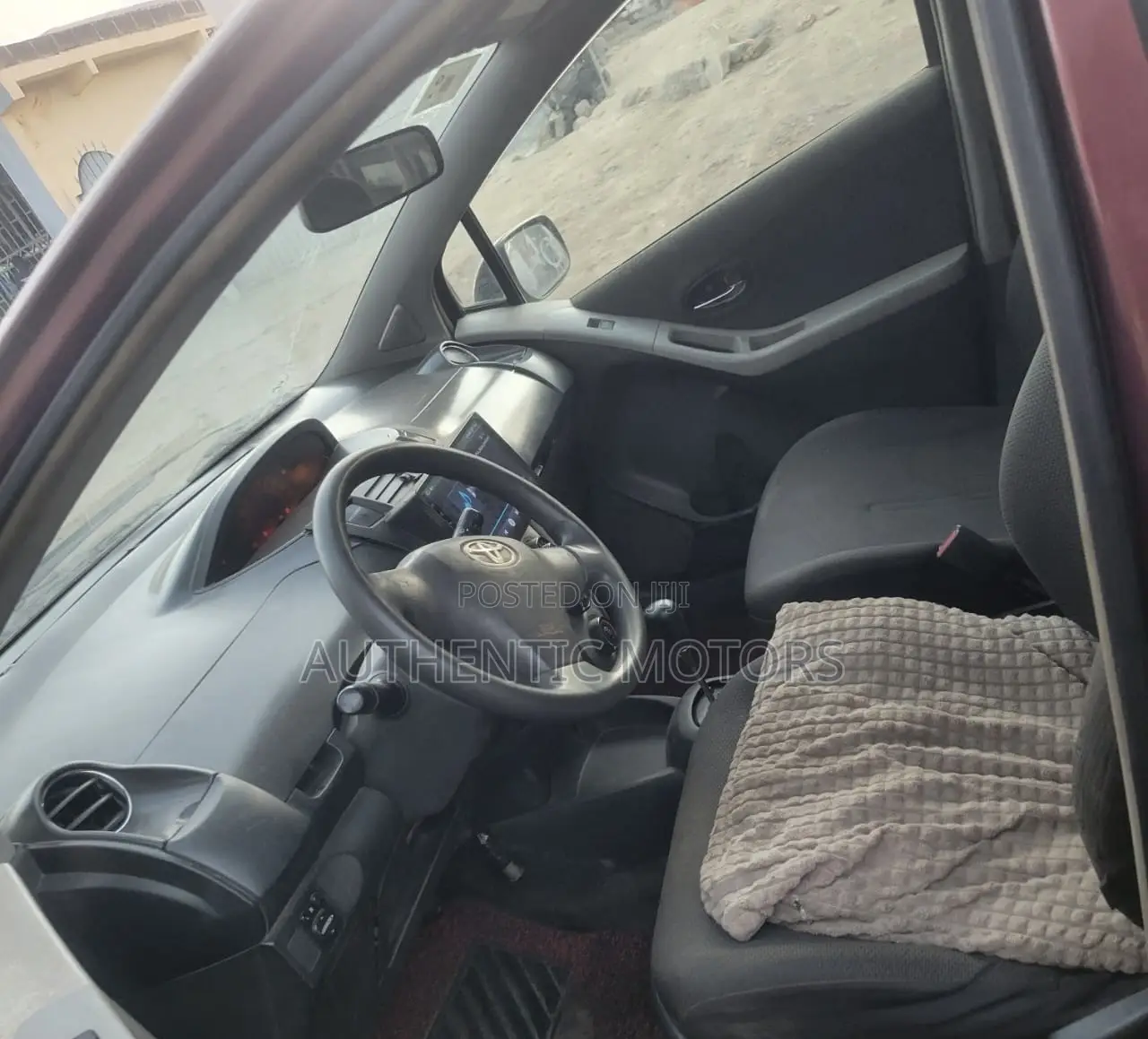 Toyota Vitz 2010 Brown