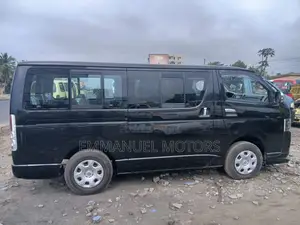 Toyota HiAce 2010 Black