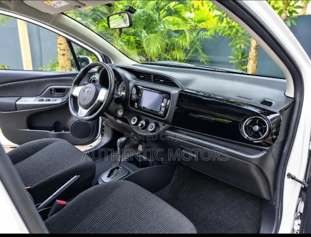 Toyota Vitz 2016 White