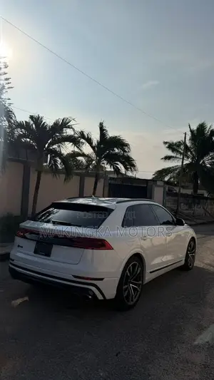 Audi RS Q8 Base 2023 White