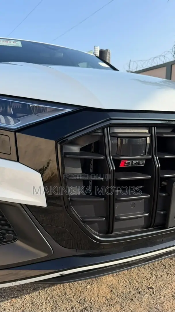 Audi RS Q8 Base 2023 White