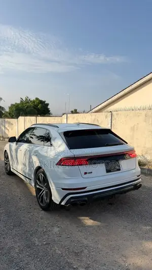 Audi RS Q8 Base 2023 White