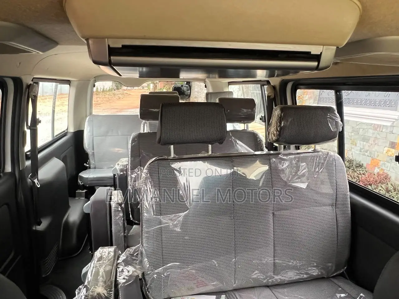 Toyota HiAce 2010 Black
