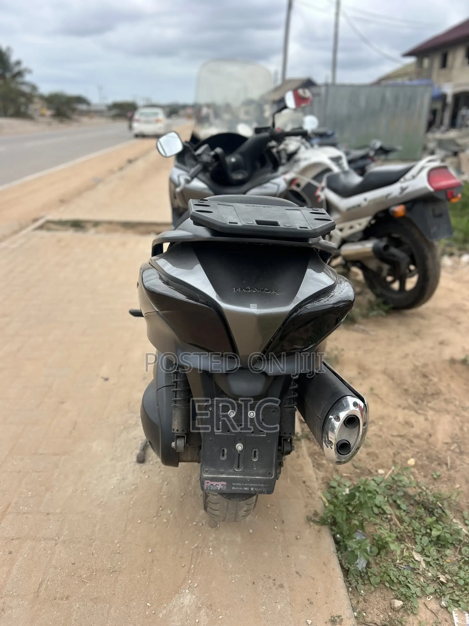 Honda 2022 Silver
