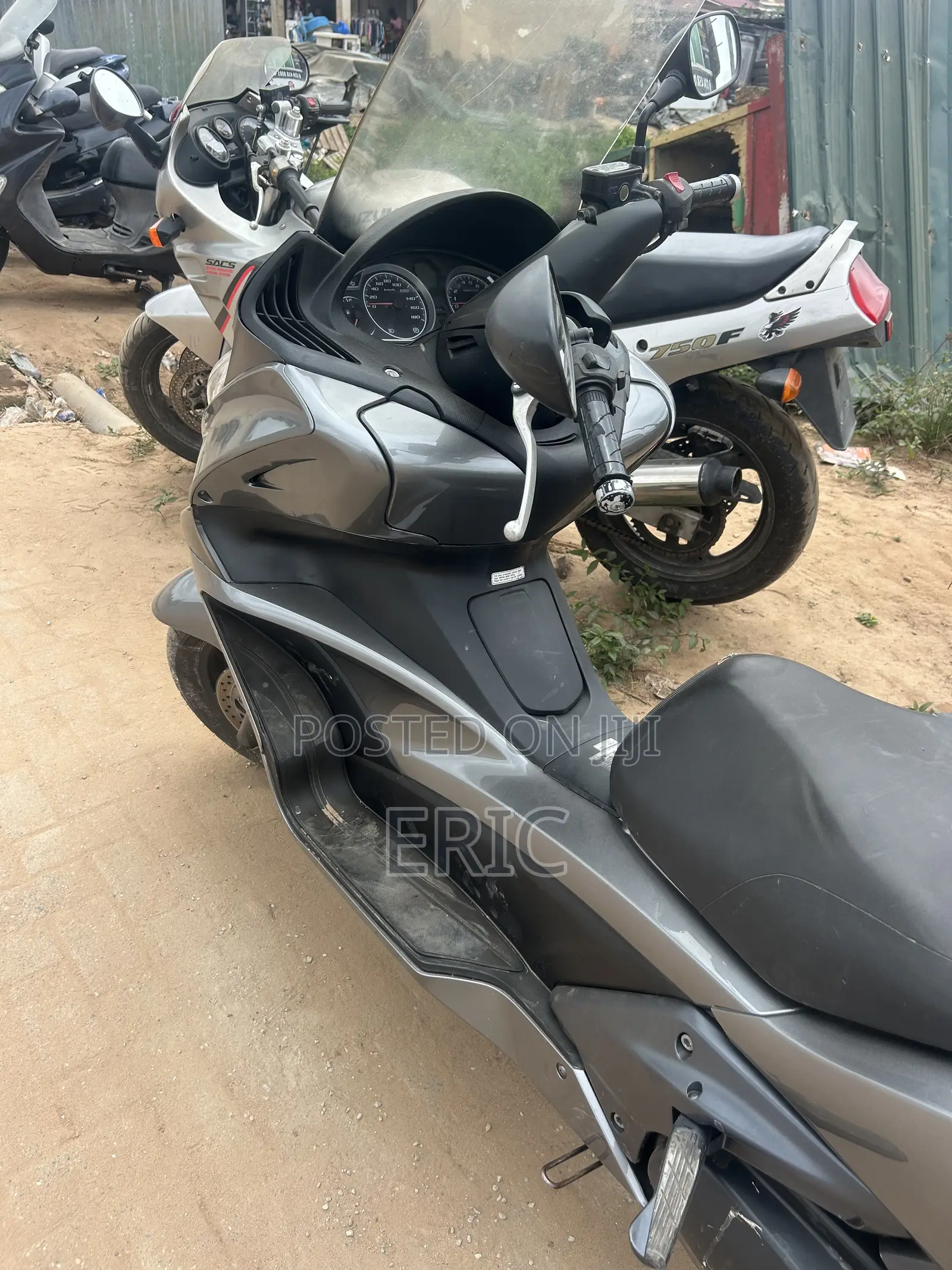 Honda 2022 Silver