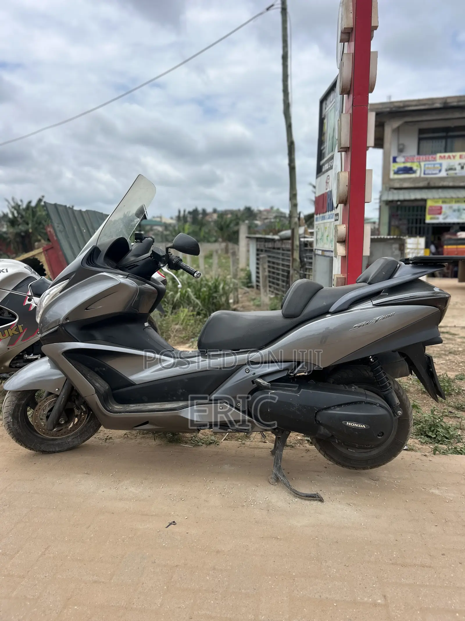 Honda 2022 Silver
