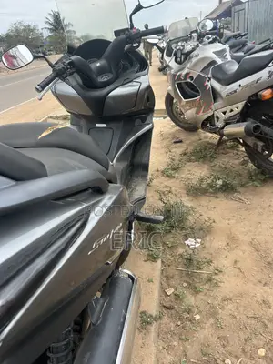 Honda 2022 Silver