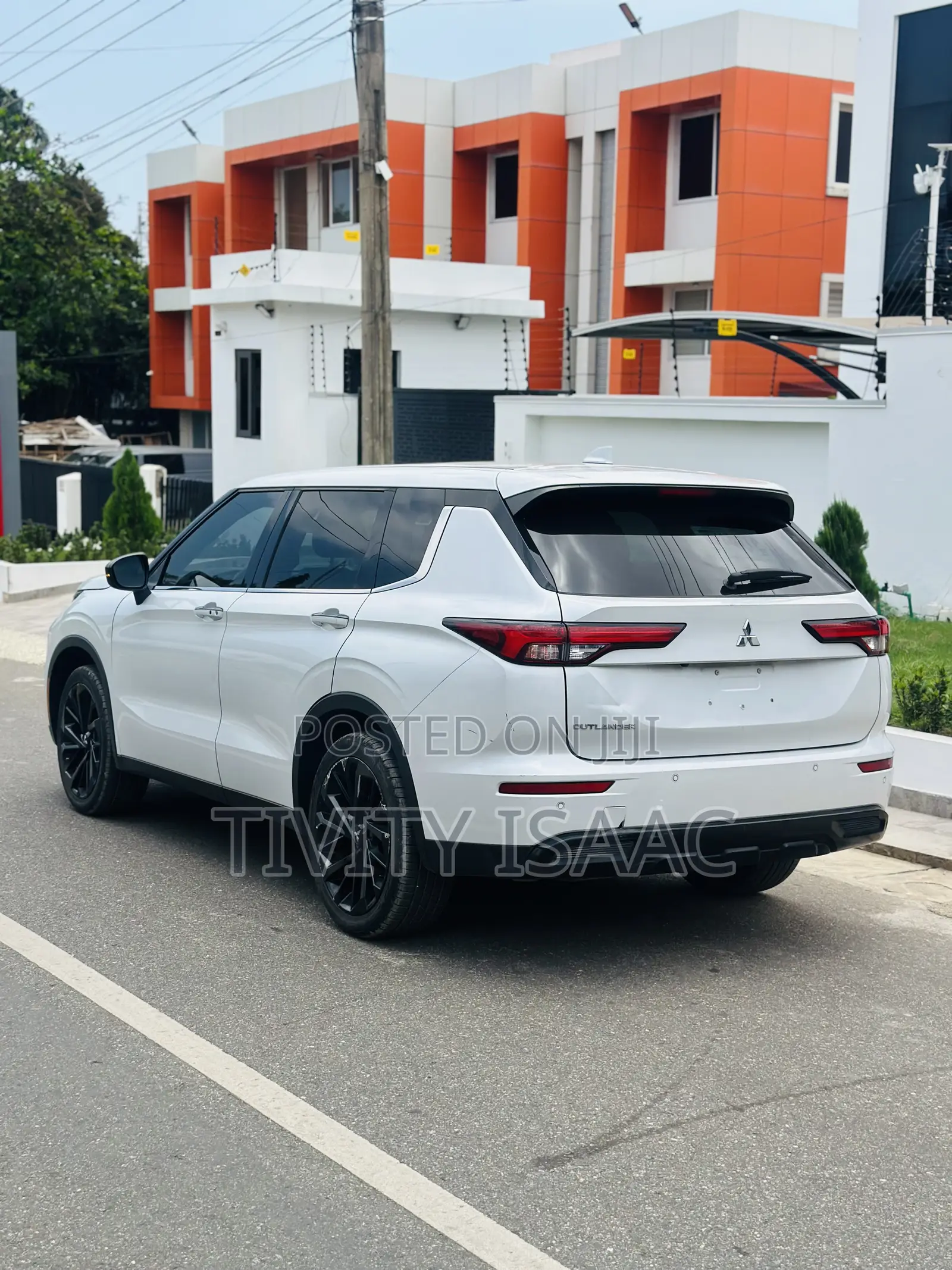Mitsubishi Outlander 2022 White