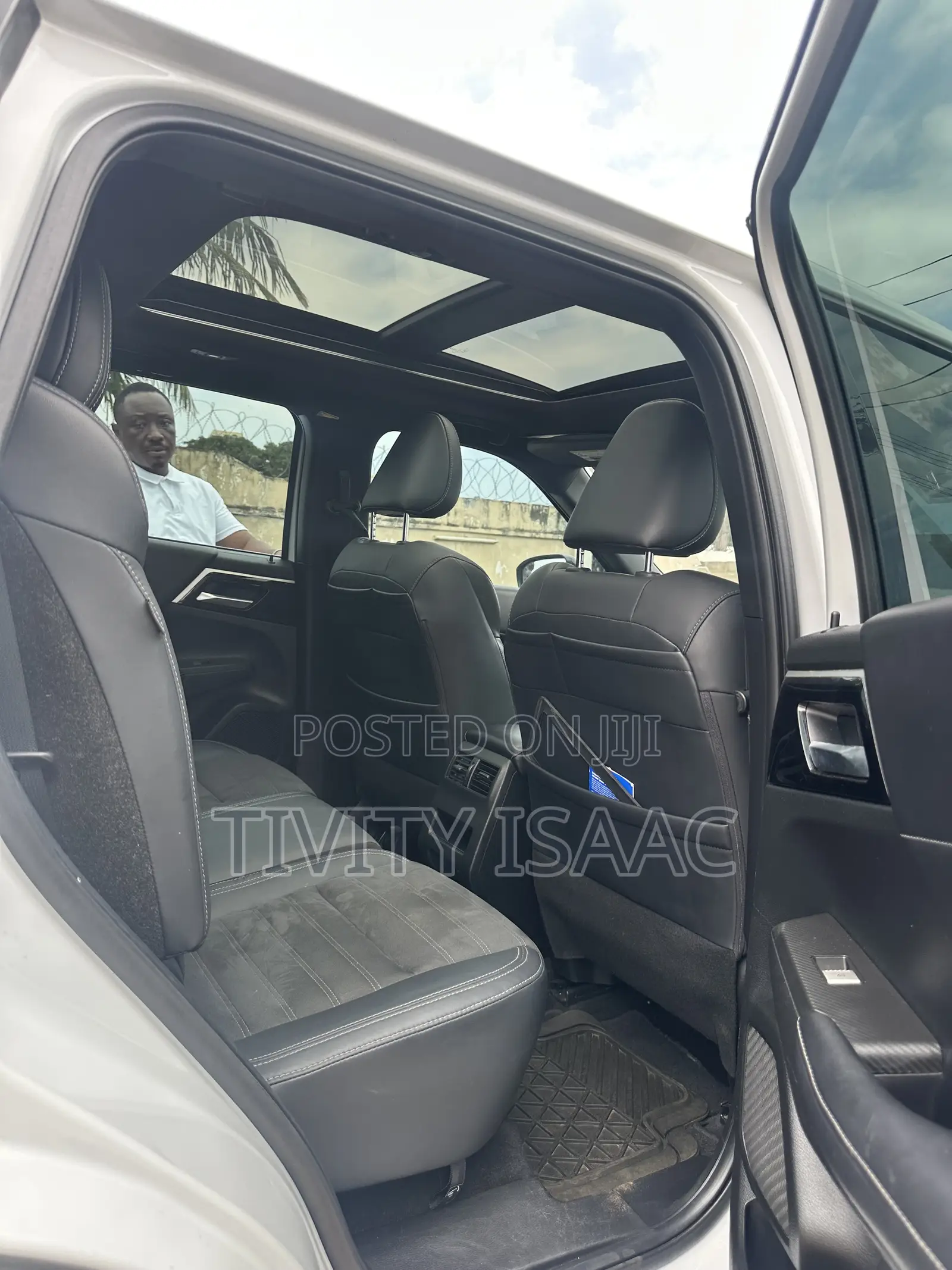 Mitsubishi Outlander 2022 White