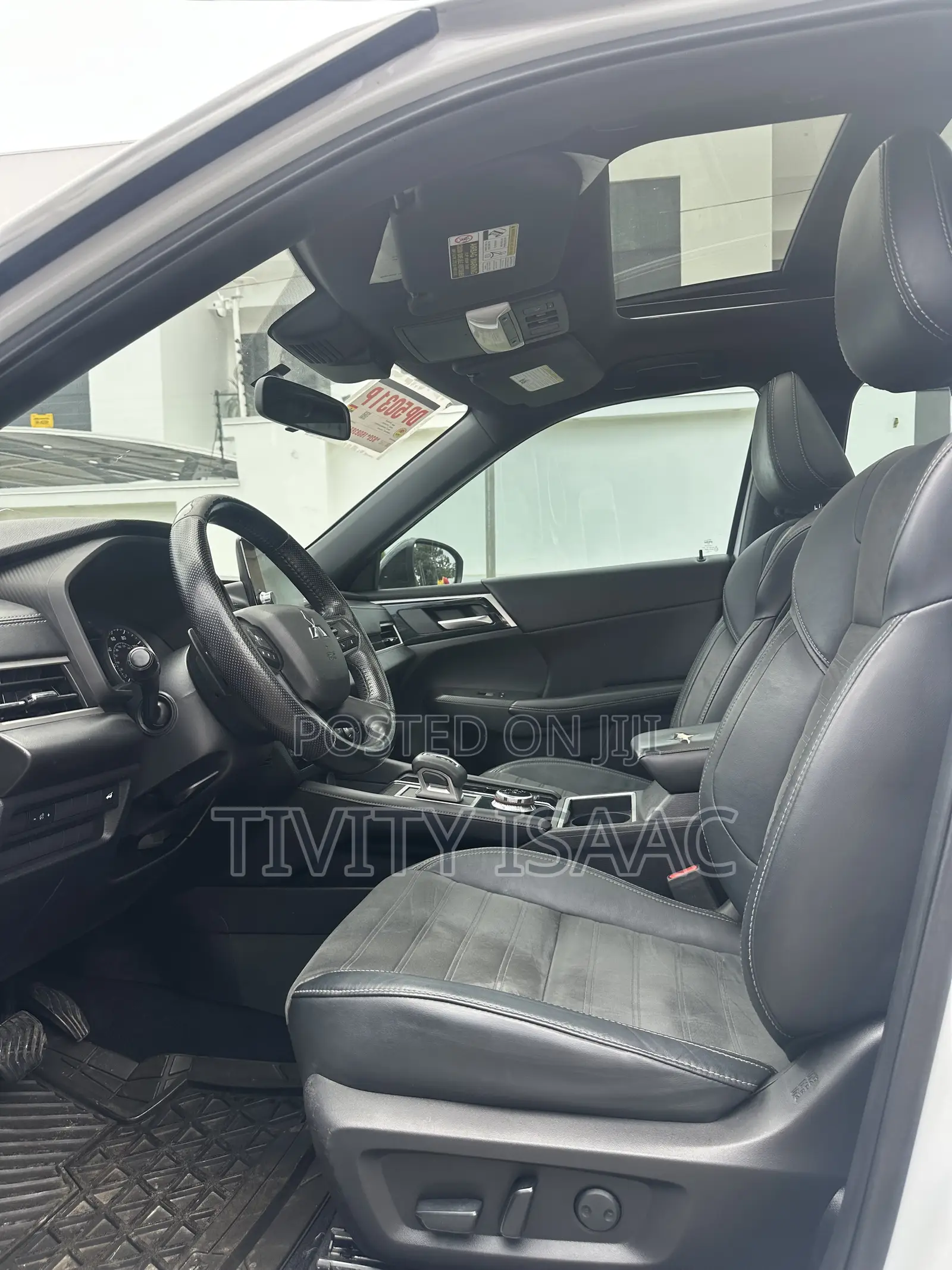 Mitsubishi Outlander 2022 White