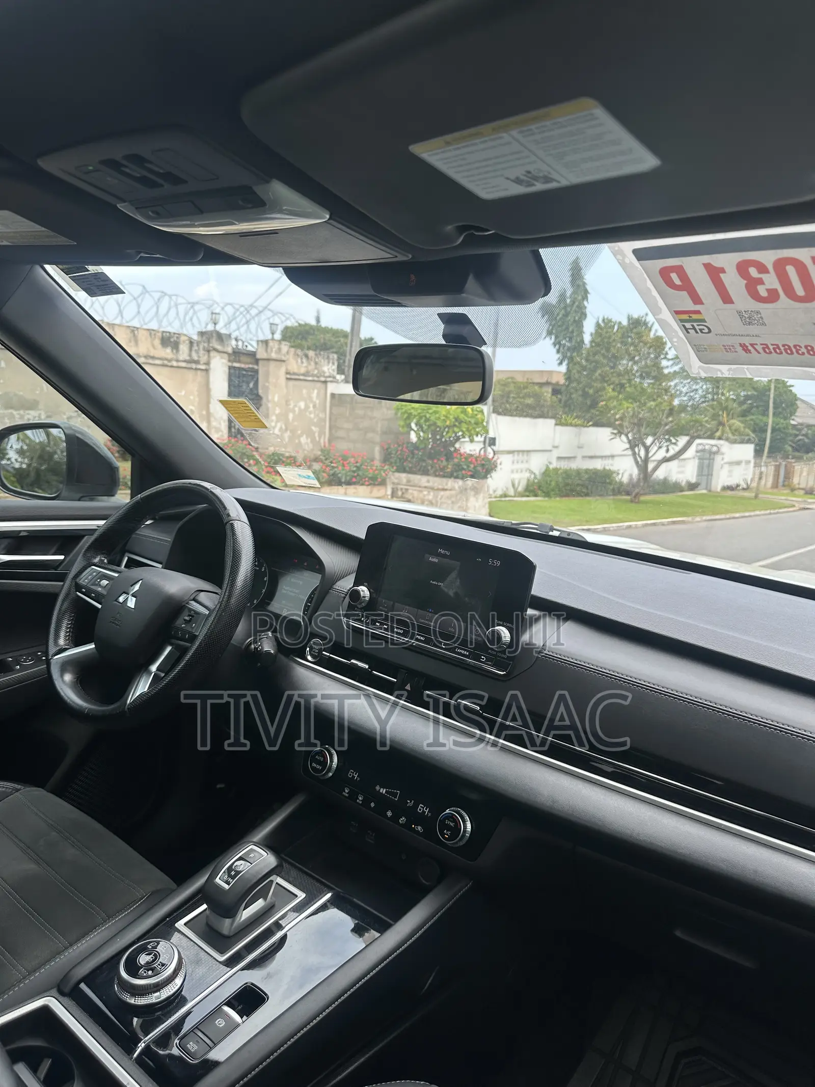 Mitsubishi Outlander 2022 White