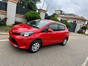 Toyota Vitz 1.3 AWD 5dr 2014 Red