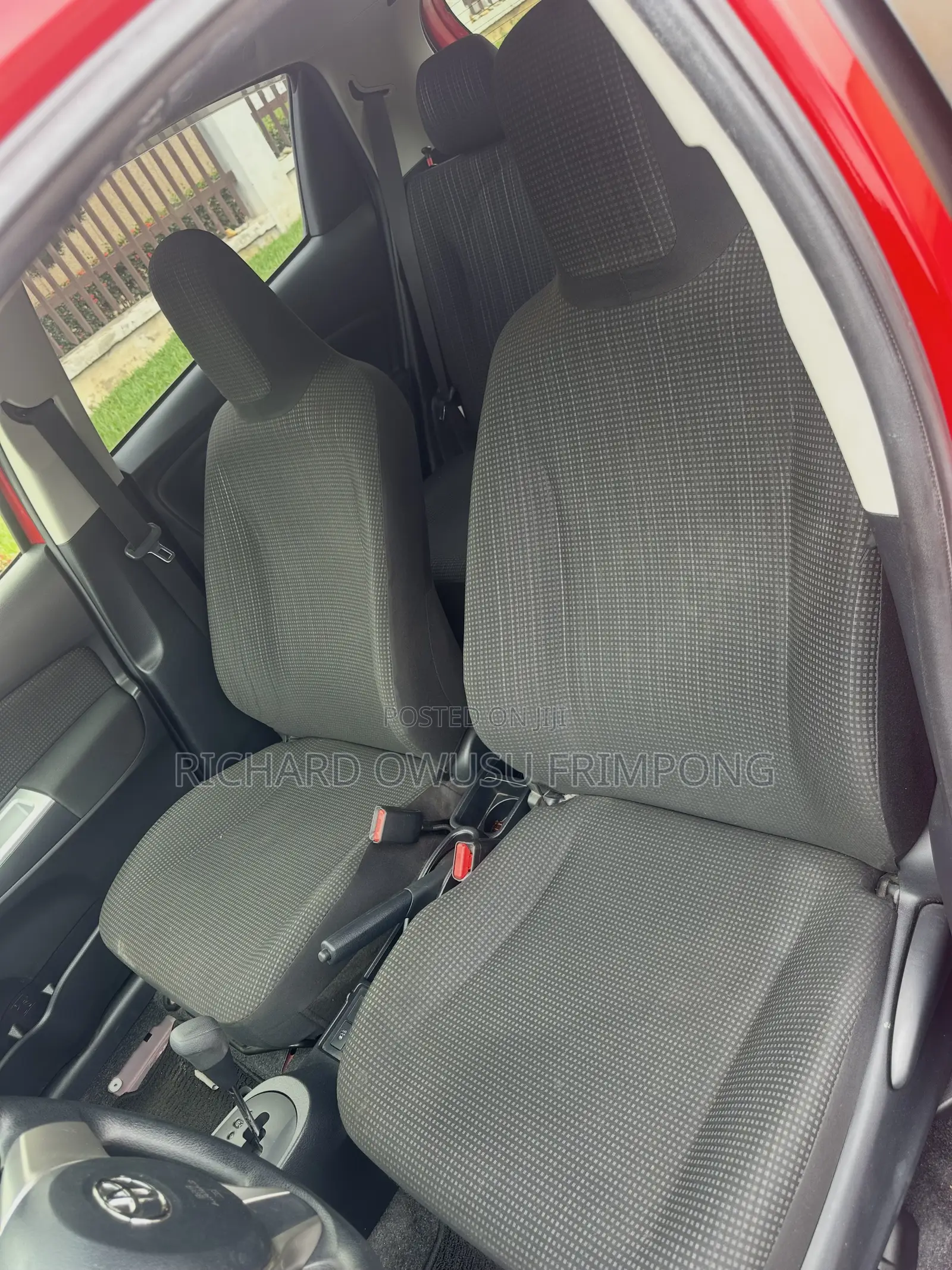 Toyota Vitz 1.3 AWD 5dr 2014 Red
