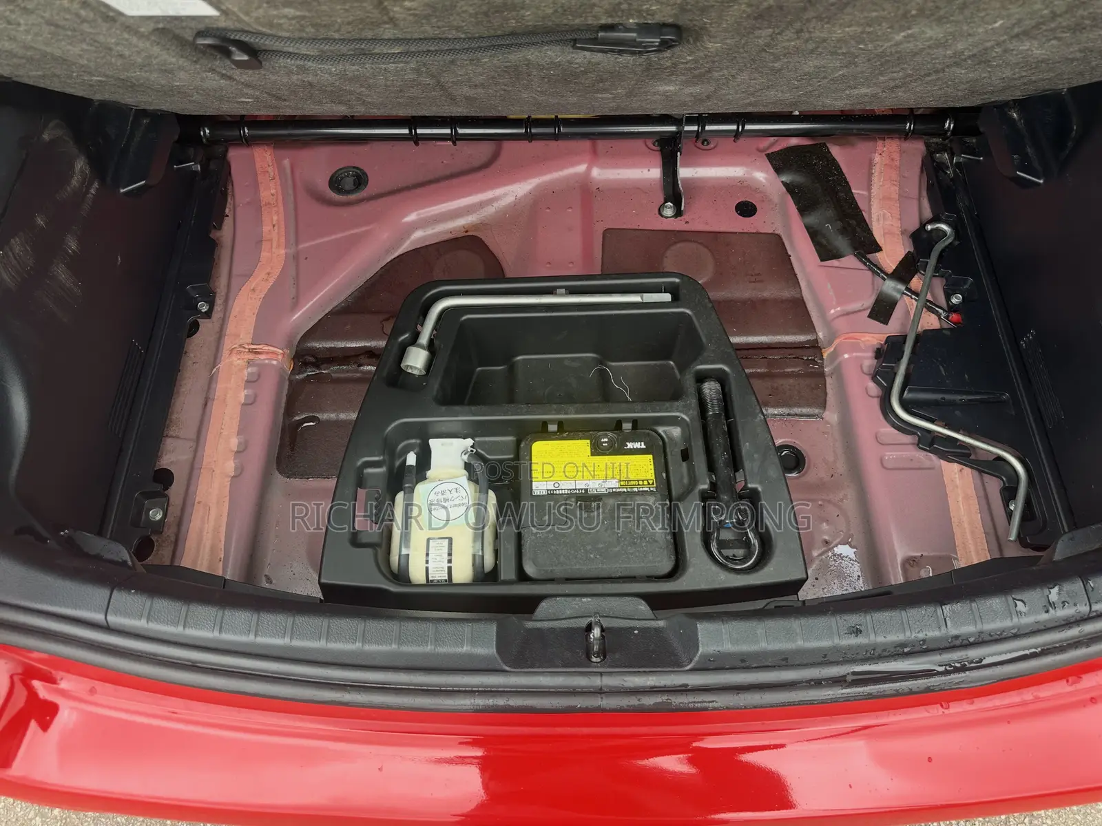 Toyota Vitz 1.3 AWD 5dr 2014 Red