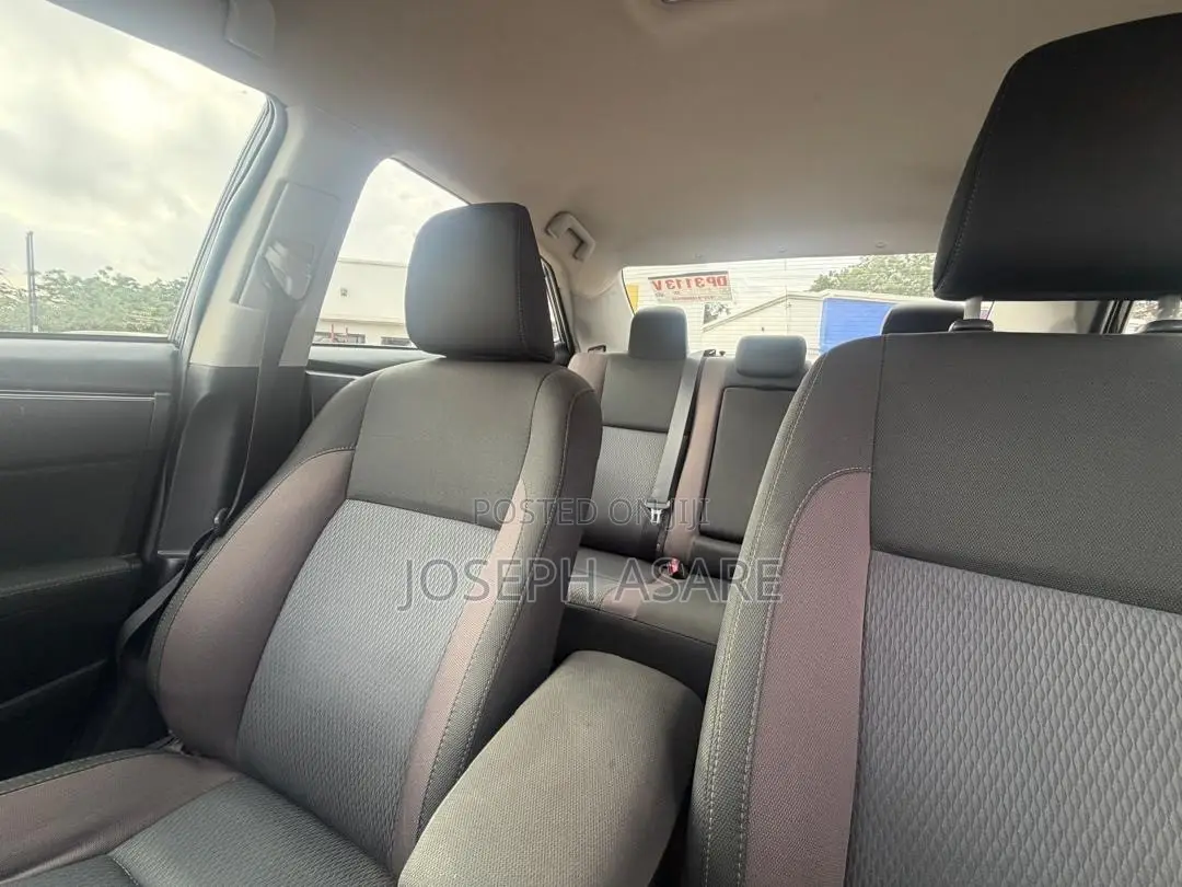 Toyota Corolla LE (1.8L 4cyl 2A) 2019
