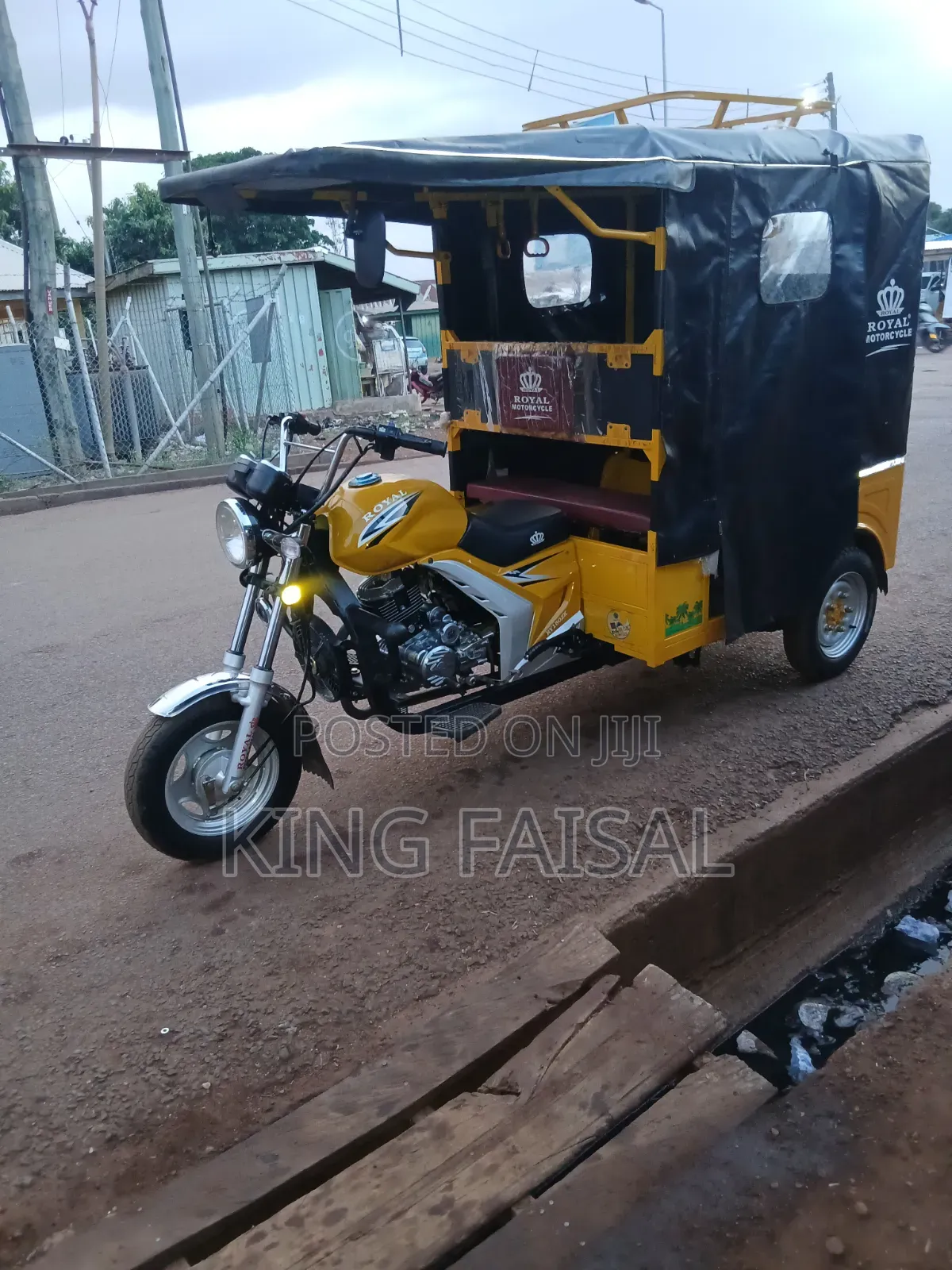 New Royal RY150 2022 Yellow