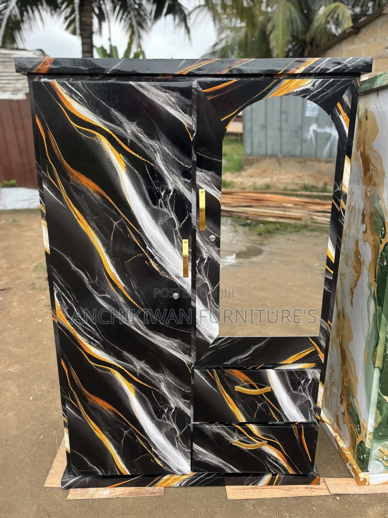 Wadrobe Iliad Designed (Cash on Delivery )