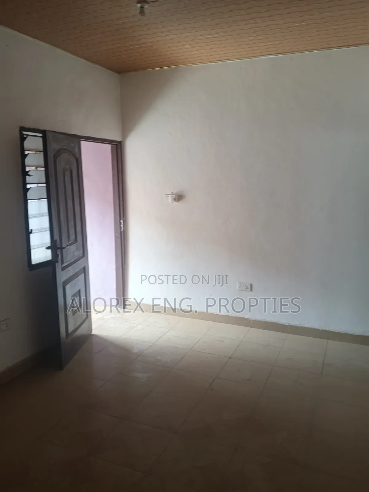 1bdrm Apartment in Chamber Self, Frafraha for rent