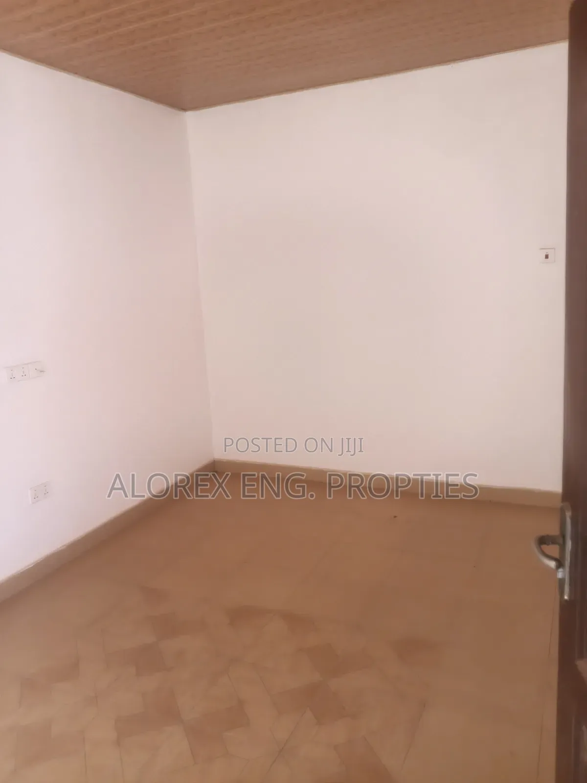 1bdrm Apartment in Chamber Self, Frafraha for rent