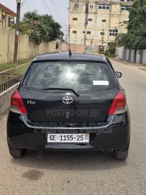 Toyota Vitz 1.0 FWD 3dr 2010 Black