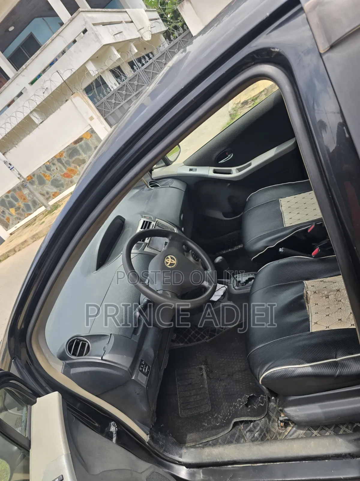Toyota Vitz 1.0 FWD 3dr 2010 Black