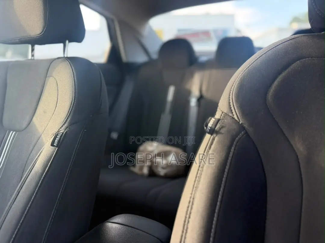 Hyundai Elantra 2024 Blue