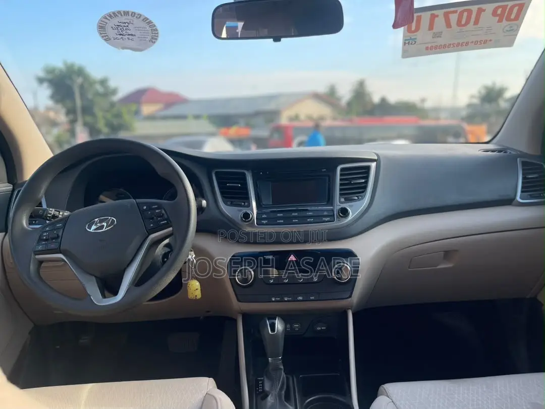 Hyundai Tucson 2017 Red