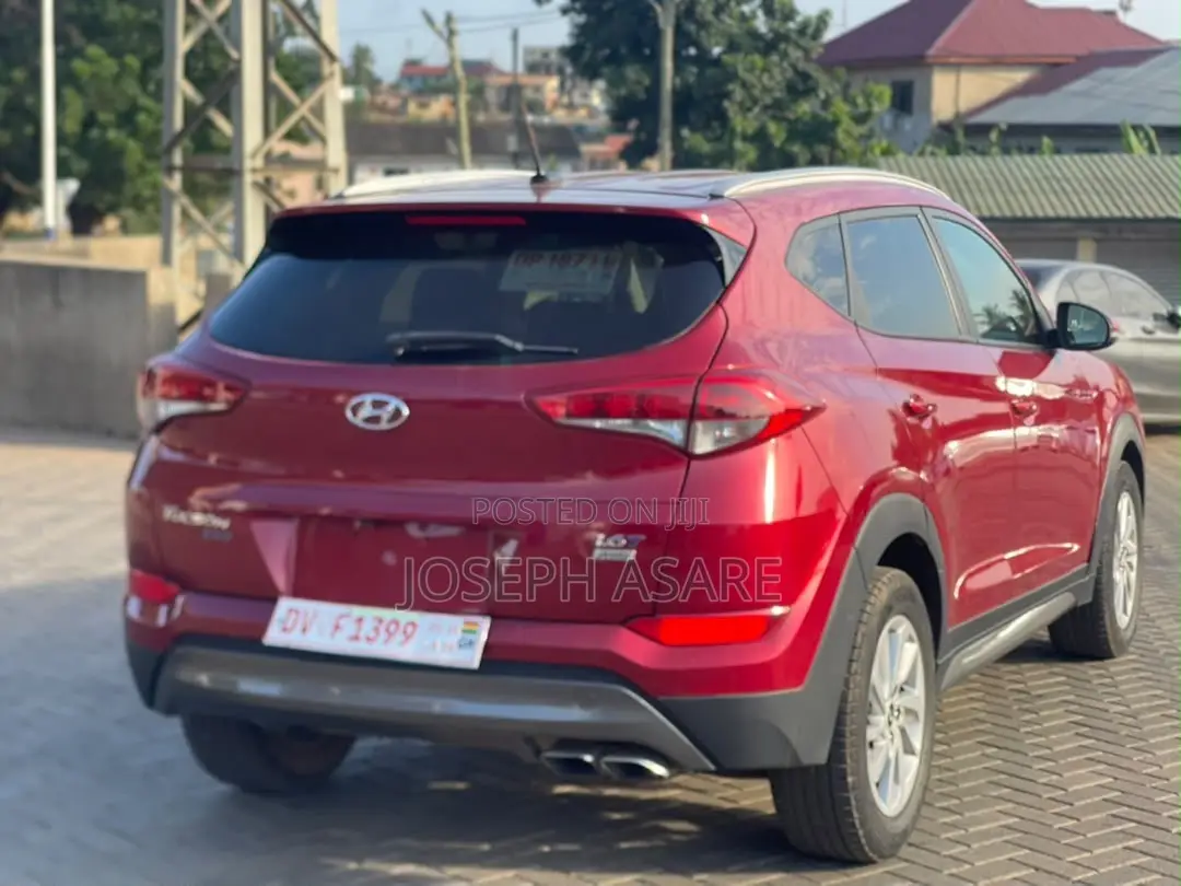 Hyundai Tucson 2017 Red