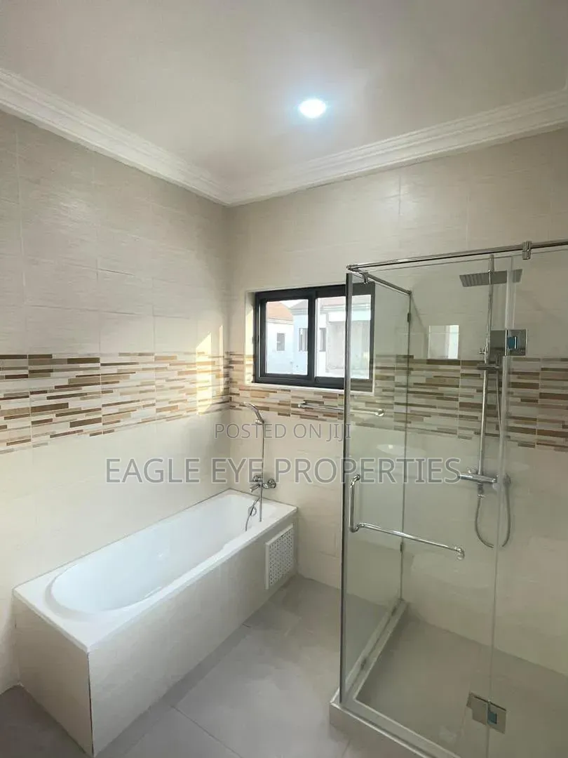 4bdrm House in Adenta Aviation, Ga East Municipal for sale