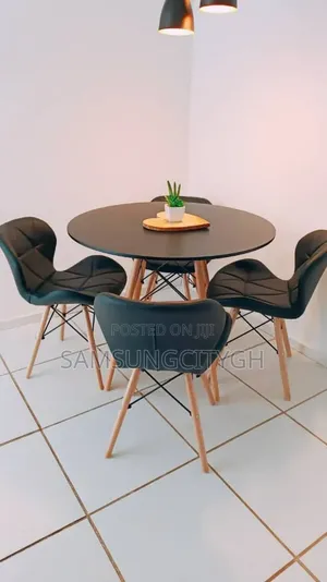 Mmodern 4-Seater Dinning Set