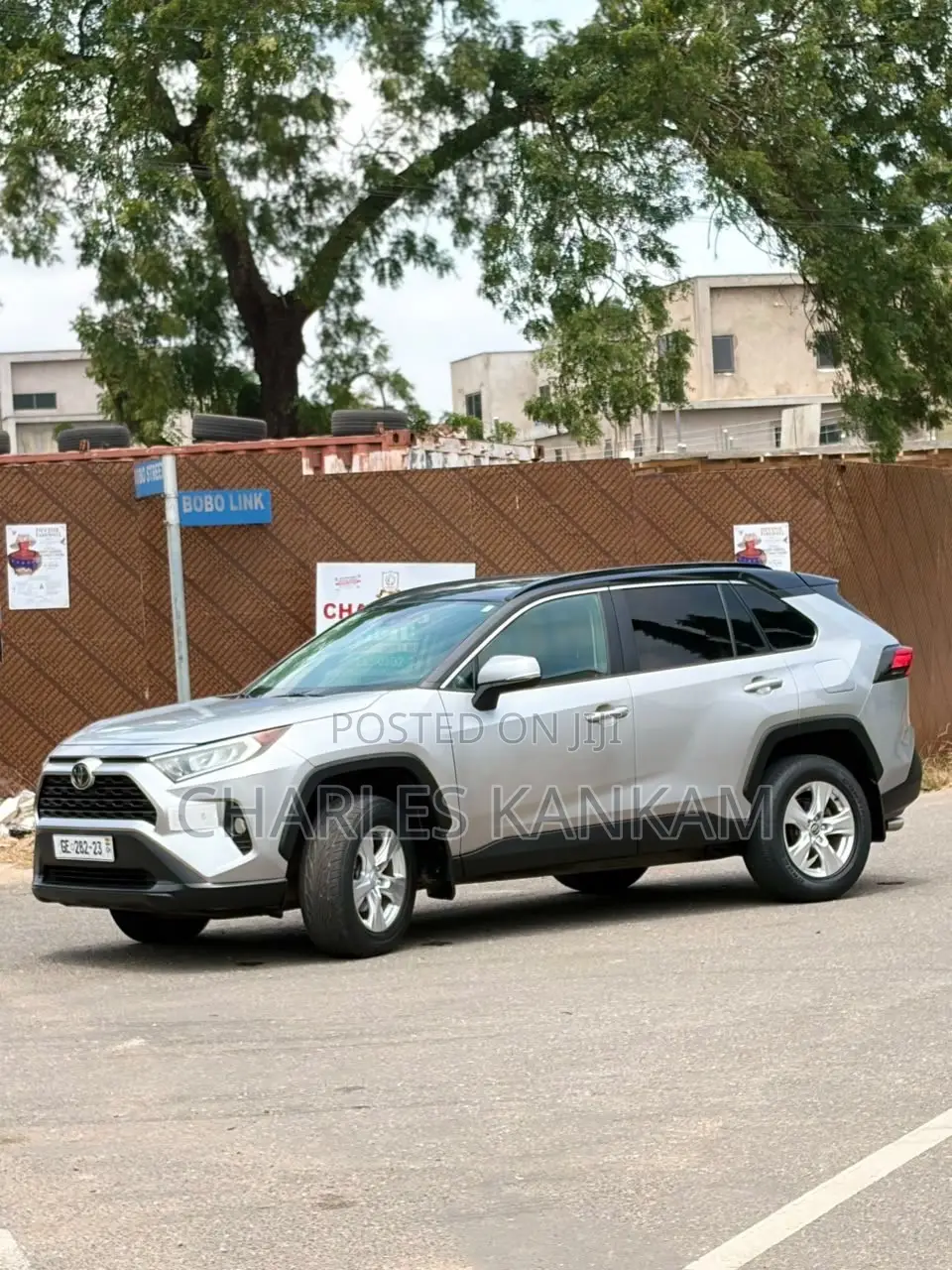 Toyota RAV4 XLE AWD 2019 Silver