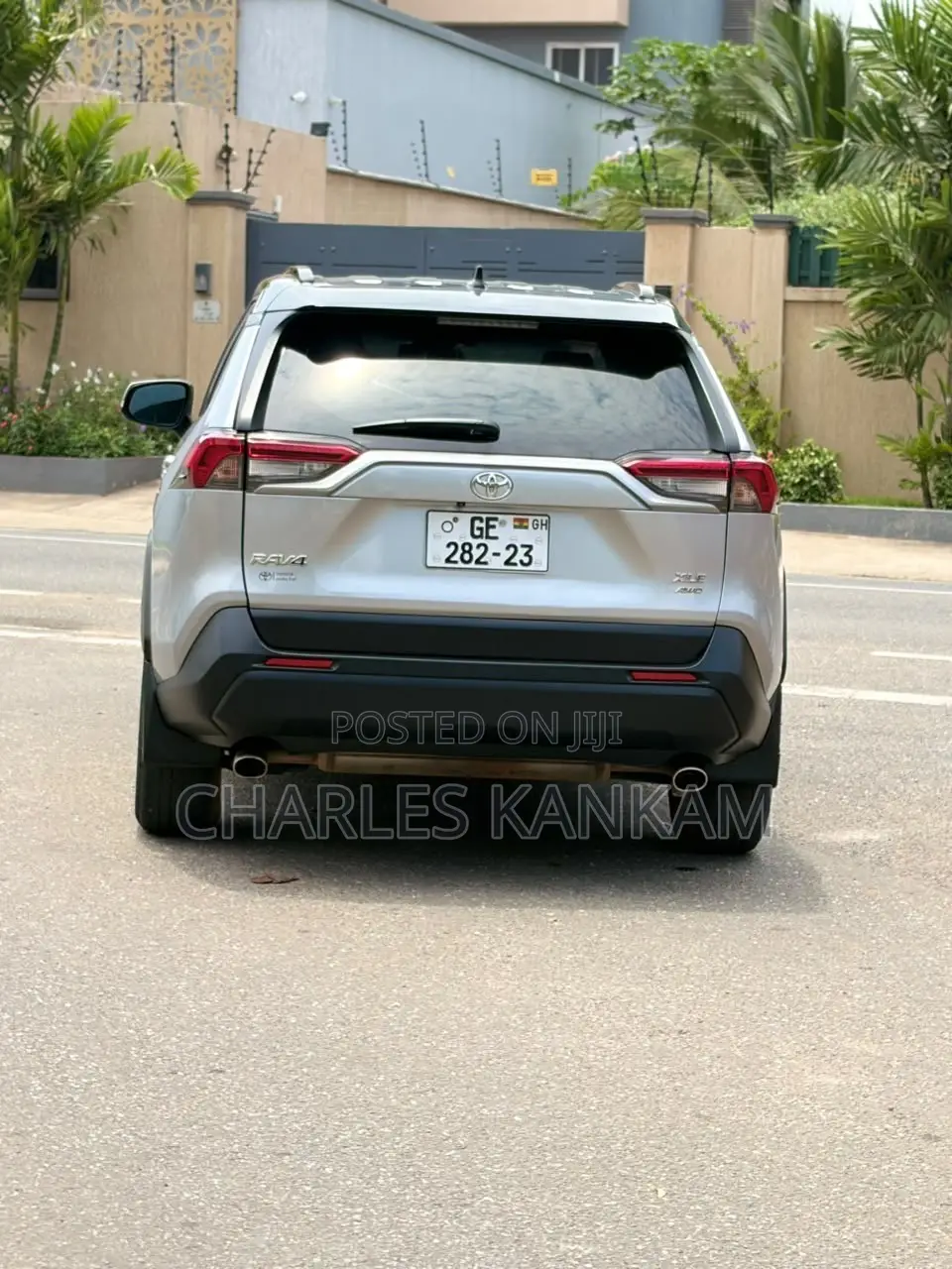 Toyota RAV4 XLE AWD 2019 Silver