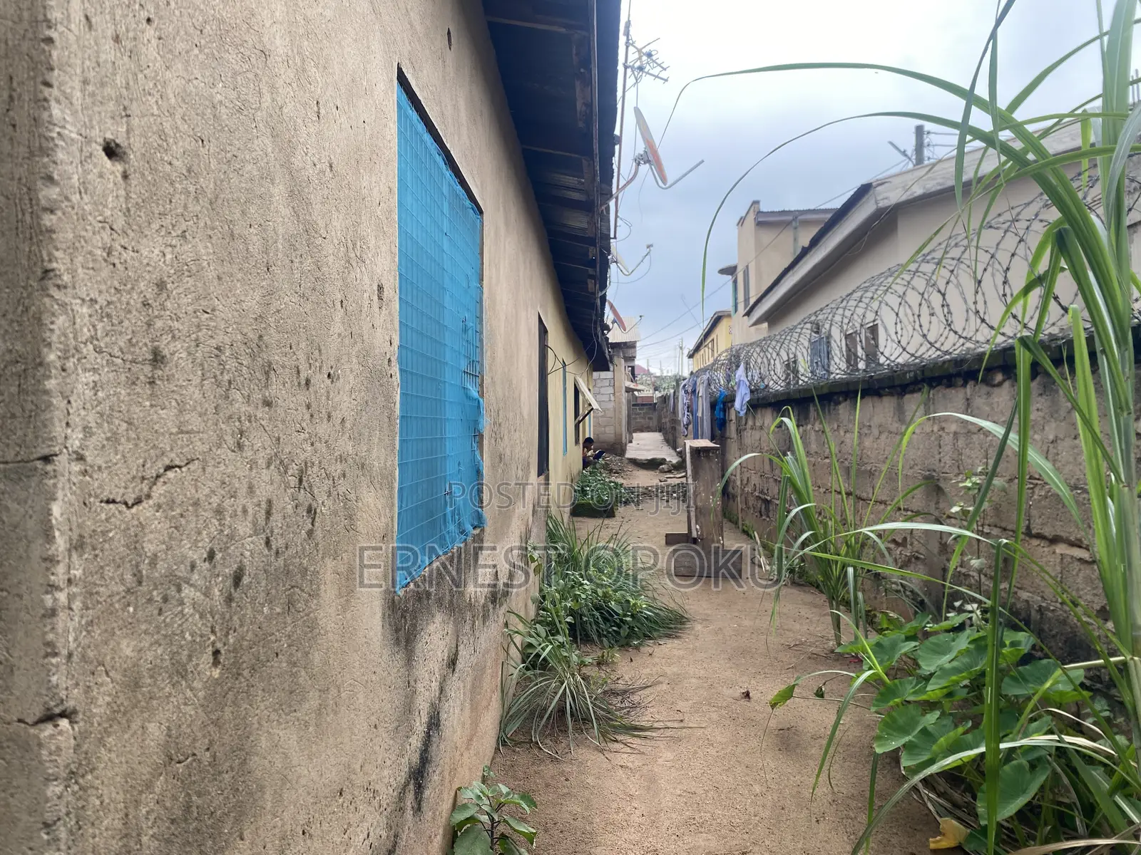 7bdrm House in Kumasi Metropolitan for sale