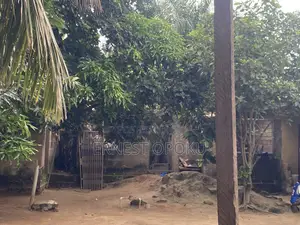 7bdrm House in Kumasi Metropolitan for sale