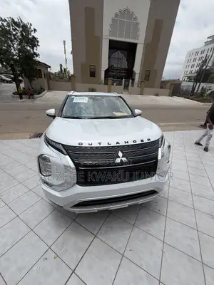 Mitsubishi Outlander SEL 2023 White