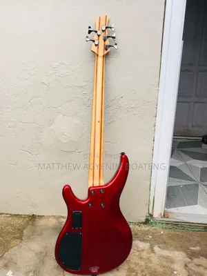 Yamaha TRBX 305 Guitar