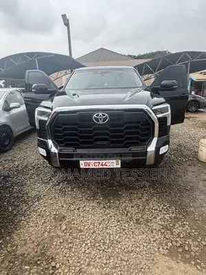 Toyota Tundra SR5 CrewMax 6.5' Bed 2024 Black