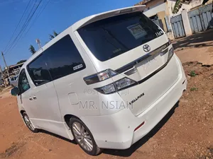 Toyota Vellfire V 2.4 4WD 8-Seater 2012 White