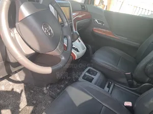 Toyota Vellfire V 2.4 4WD 8-Seater 2012 White