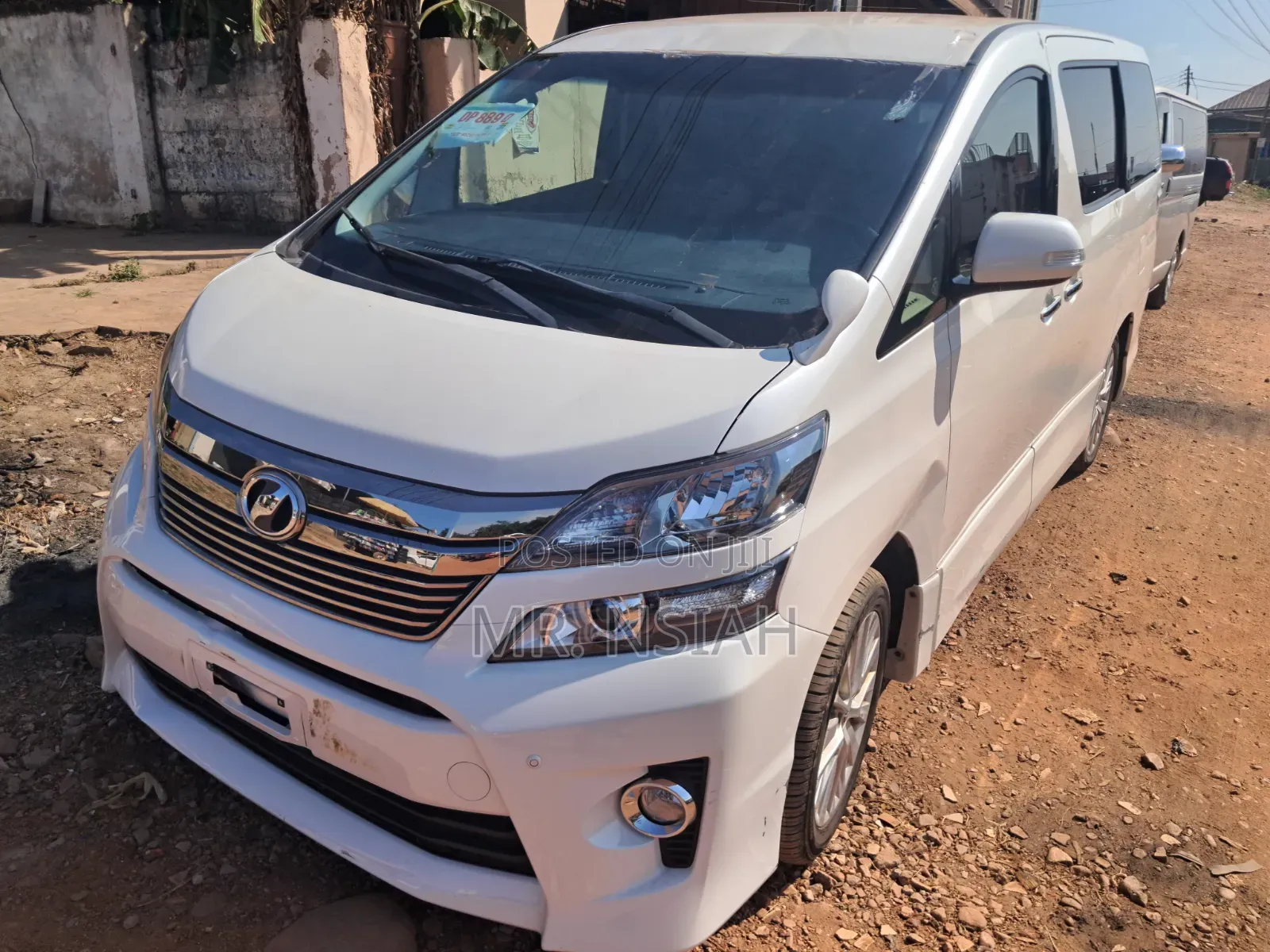 Toyota Vellfire V 2.4 4WD 8-Seater 2012 White