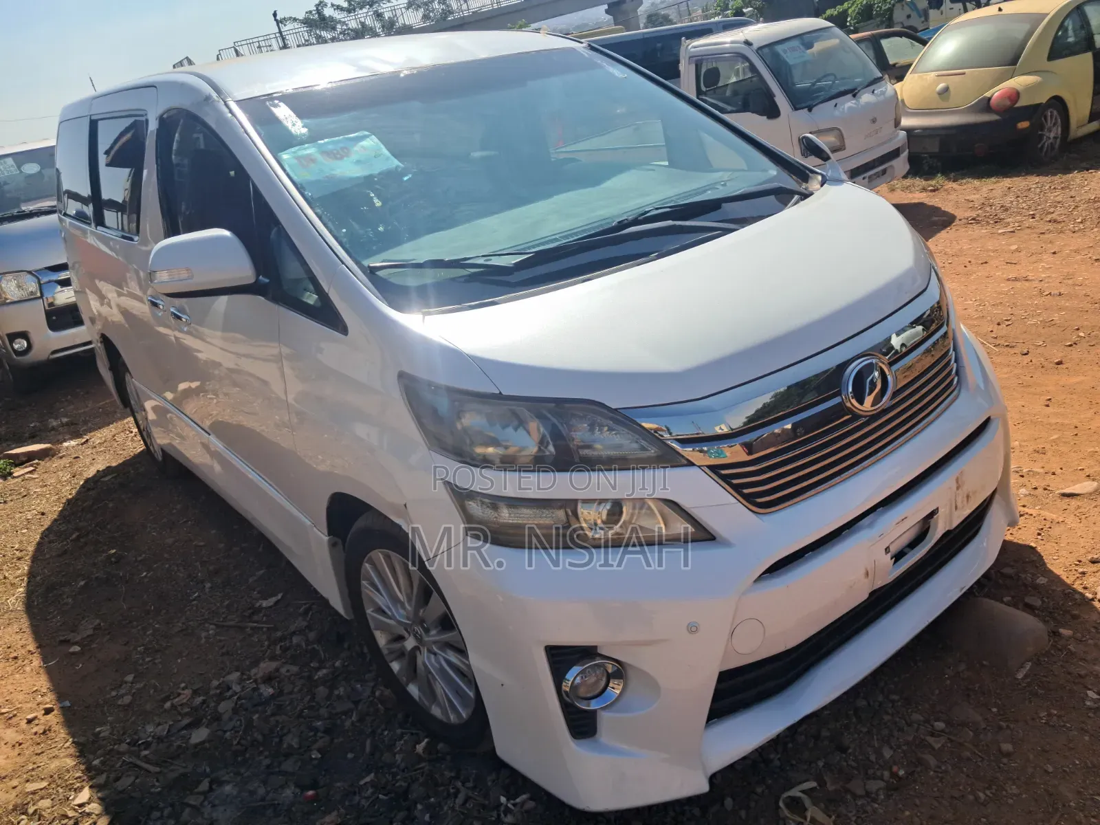 Toyota Vellfire V 2.4 4WD 8-Seater 2012 White