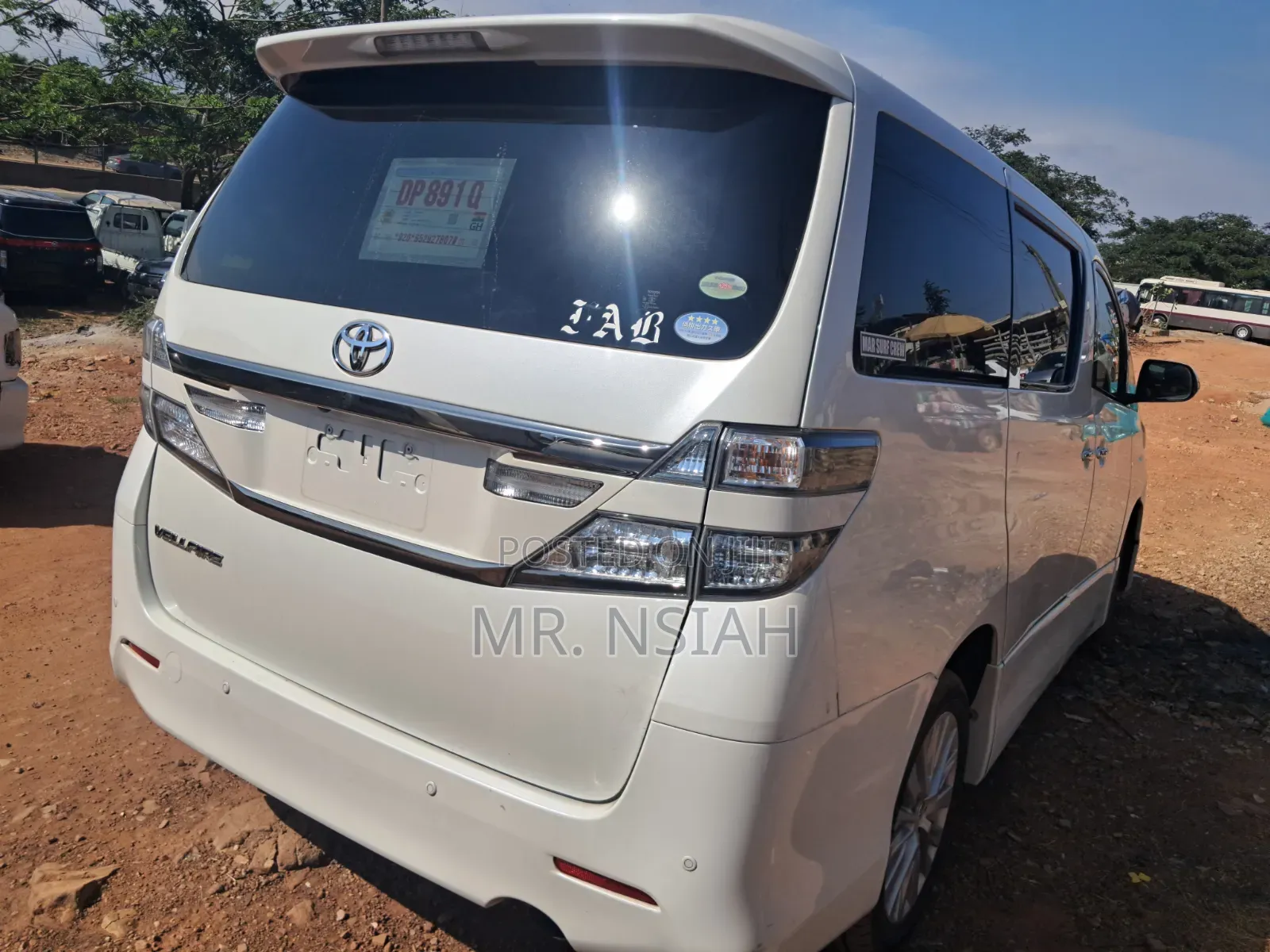 Toyota Vellfire V 2.4 4WD 8-Seater 2012 White