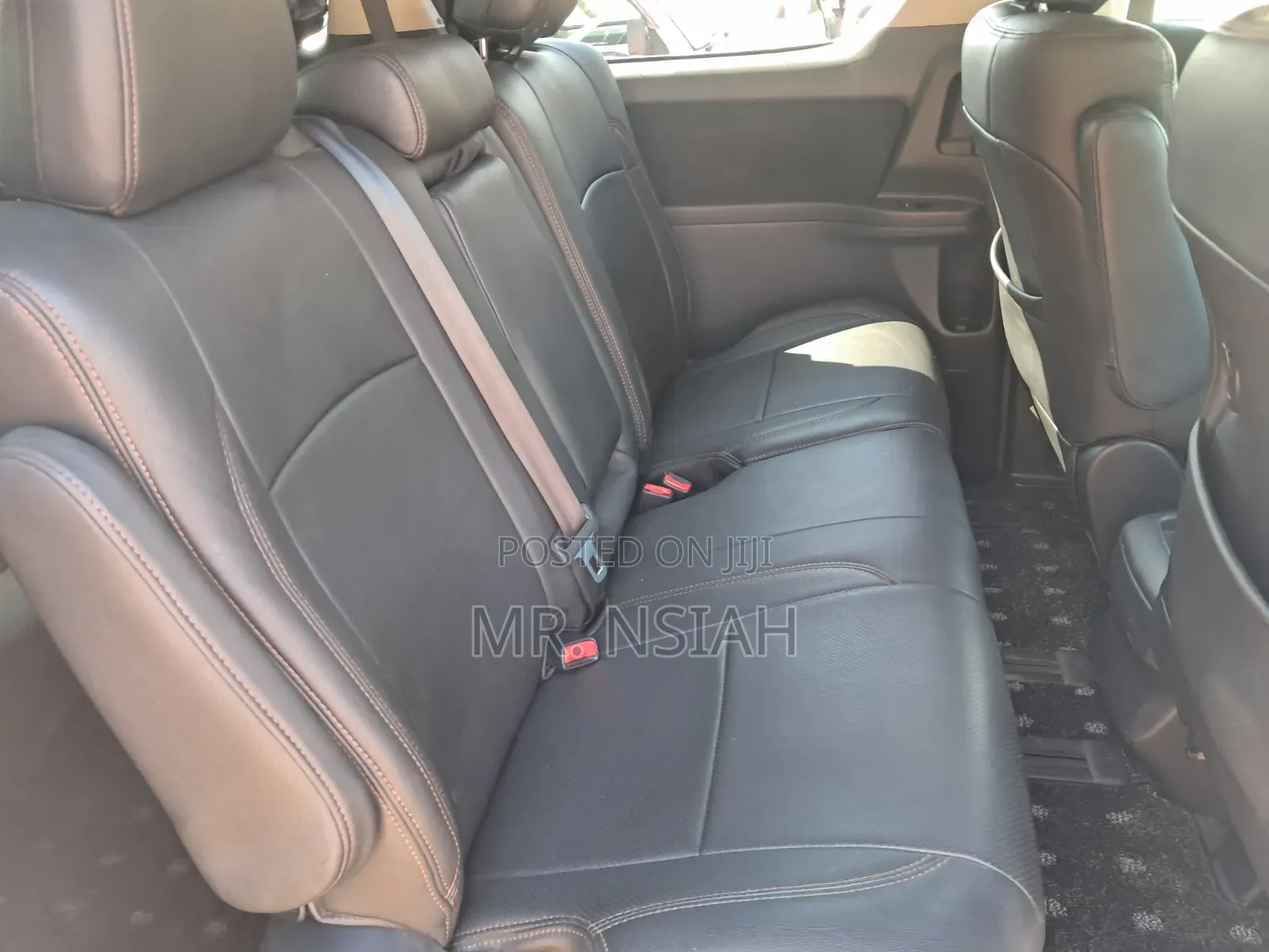 Toyota Vellfire V 2.4 4WD 8-Seater 2012 White