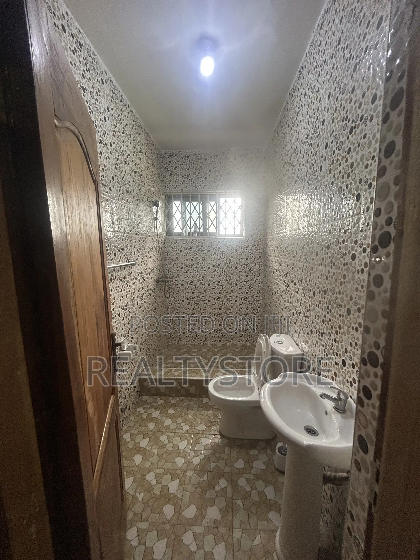3bdrm Apartment in Kwabenya, Accra Metropolitan for rent